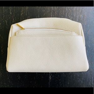 Cuyana Vanity Case Set in Pebbled leather - Ecru